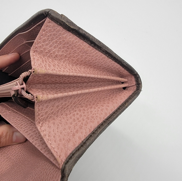 Authentic Preowned Gucci Bifold Wallet - Picture 14 of 14